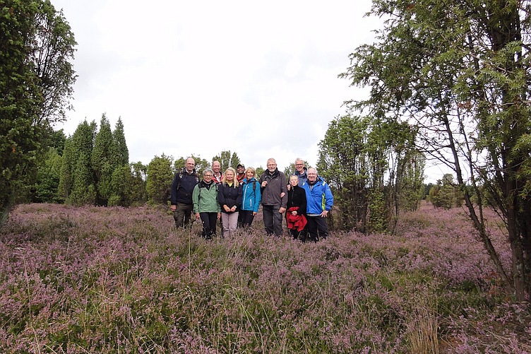 die Wandergruppe im Heiligen Hain